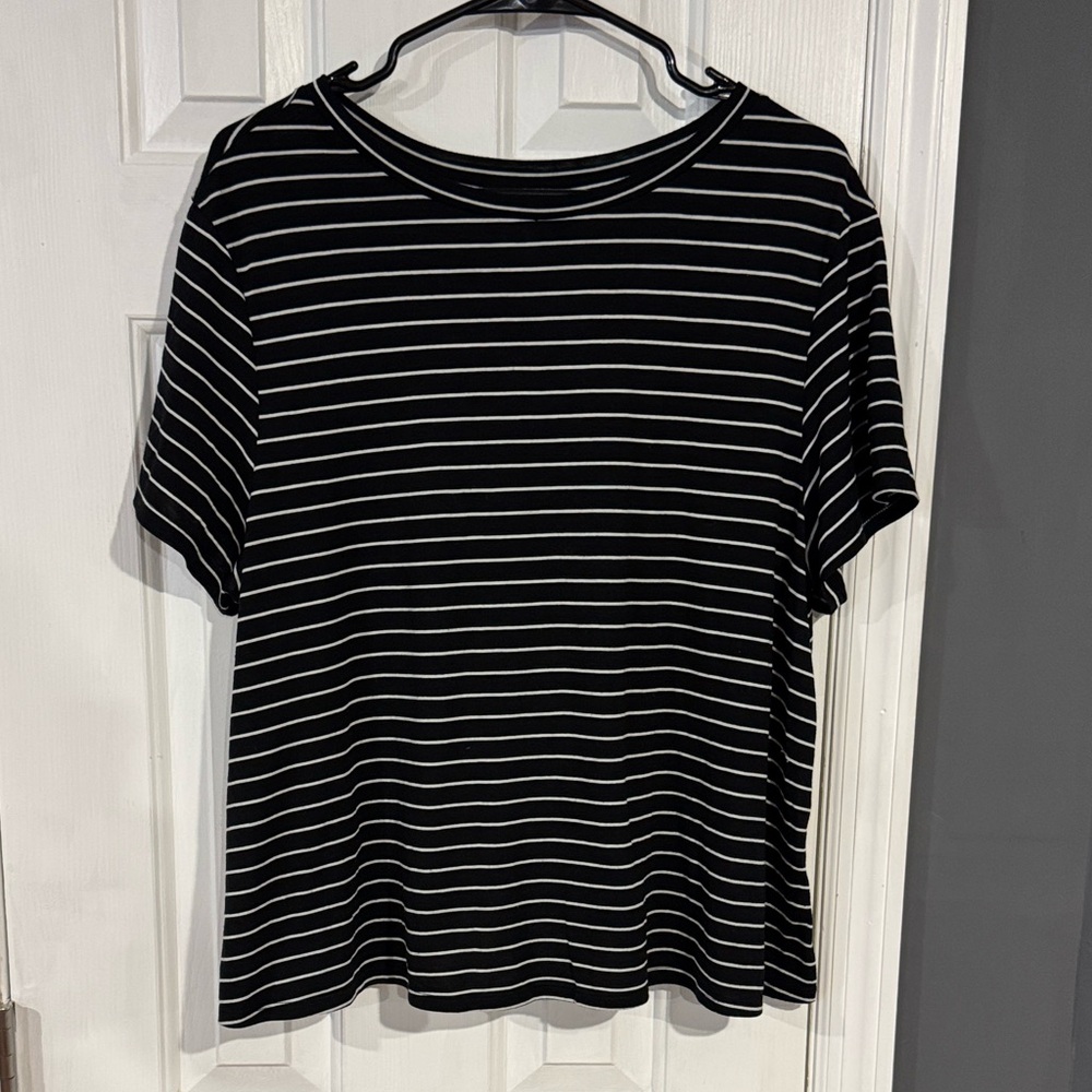 Old Navy Tulip Back Tee
